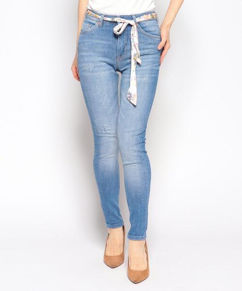 SCOTCH&SODA(スコッチアンドソーダ)の「【SCOTCH & SODA】スカーフベルト付きスキニーデニムパンツ(デニムパンツ・レディース・スカイブルー・2)」の2枚目の写真