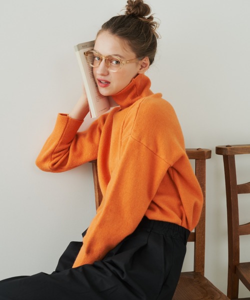 EDIT Gris（エディットグリ）の「オーバーサイズタートルネックニット（ニット/セーター・レディース・グリーン/レッド/オレンジ/ブラック・FREE）」の5枚目の写真
