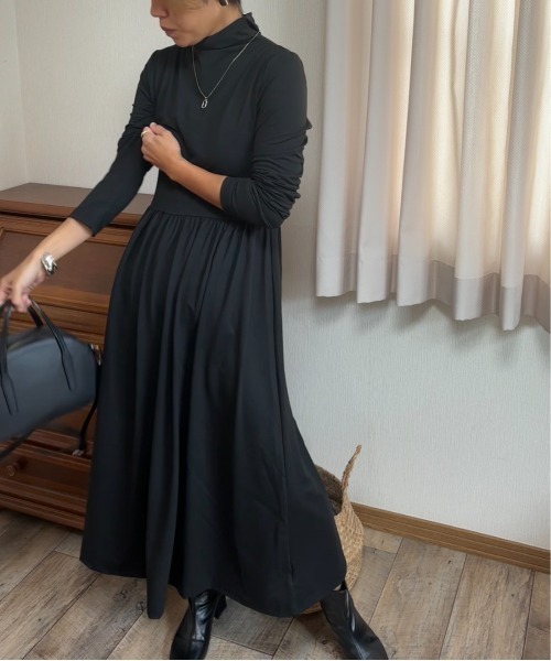 Ritzy(リッツィー)の「ロング丈 ハイネックワンピース(ワンピース・レディース・グレー/ブラック・L/M)」の17枚目の写真