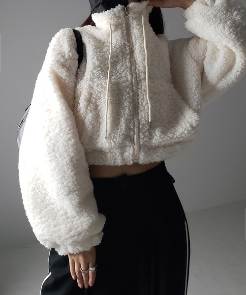 me+em select(ミームセレクト)の「【 2color 】ジップアップハイネックショートボアブルゾン(ブルゾン・レディース・アイボリー/ブラック・FREE)」の9枚目の写真