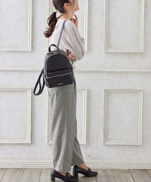 Honeys（ハニーズ）の「多ポケットミニリュック（バックパック/リュック・レディース・ブラック/グレイッシュベージュ/ブルー/ブラック系その他/アイボリー・FREE）」の7枚目の写真