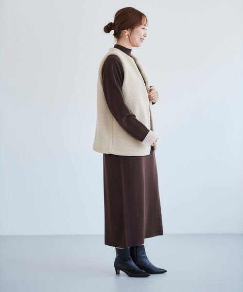 le.coeur blanc(ルクールブラン)の「ボアベスト&ニットワンピースSET(ワンピース・レディース・ブラウン/ブラック・38)」の13枚目の写真