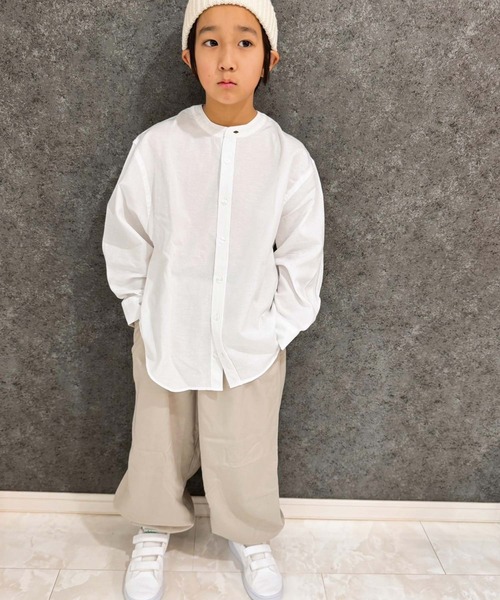 THE CASUAL(カジュアル)の「無地レギュラー バンドカラー オーバーシャツ(シャツ/ブラウス・キッズ・オフホワイト/グレー系/ネイビー系/ホワイト系/グレー系2/カーキ/チャコール/ベージュ/カーキ系/サックスブルー系1/グレー系1/ベージュ系/ネイビー系1/サックスブルー系・110cm/120cm/130cm/140cm/150cm/160cm)」の19枚目の写真