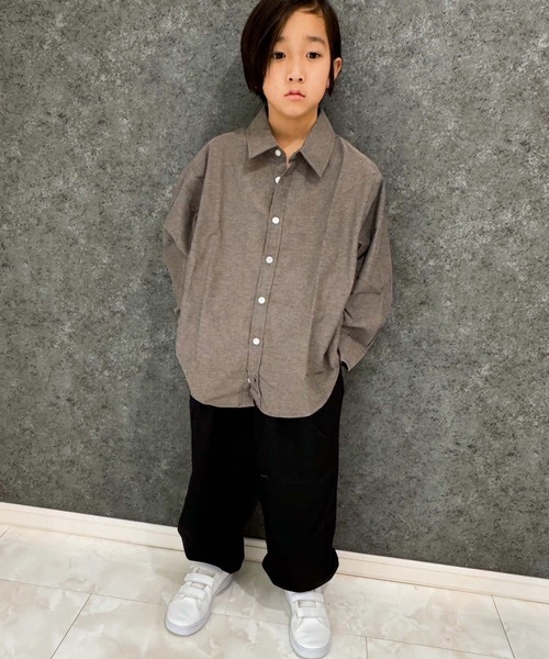 THE CASUAL(カジュアル)の「無地レギュラー バンドカラー オーバーシャツ(シャツ/ブラウス・キッズ・オフホワイト/グレー系/ネイビー系/ホワイト系/グレー系2/カーキ/チャコール/ベージュ/カーキ系/サックスブルー系1/グレー系1/ベージュ系/ネイビー系1/サックスブルー系・110cm/120cm/130cm/140cm/150cm/160cm)」の20枚目の写真