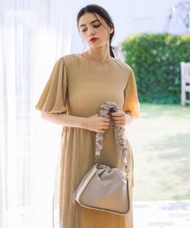 PLEATS PLEASE 両サイド切り替え　生地たっぷり　ボリュームワンピース idem（イデム）の「tuck sleeve pleats onepieceプリーツボリューム