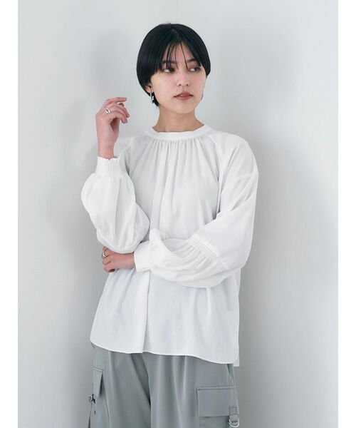 YECCA VECCA（イェッカヴェッカ）の「ギャザーブラウス（シャツ/ブラウス・レディース・ピンク/ホワイト/チャコールグレー・FREE）」の8枚目の写真