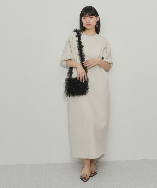 ADAM ET ROPE'(アダムエロペ)の「【サステナブル】サイドベルトダンボールワンピース(ワンピース・レディース・ブラック/グレー/キナリ・FREE)」の7枚目の写真