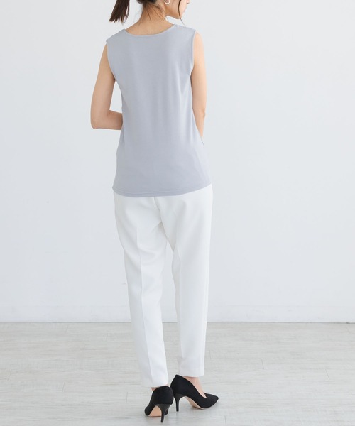 and it_（アンドイット）の「[日本製]凄く透けない大人カワイイスクエアネックタンク（タンクトップ・レディース・チャコール/ベージュ/カーキ系/ロイヤルブルー/ブルー系/パープル/ラベンダー/ライトグレー/キャメル/オフホワイト/クリーム/ブラック/チョコ/ブラウン系/カーキ/ブルーグリーン・FREE）」の20枚目の写真