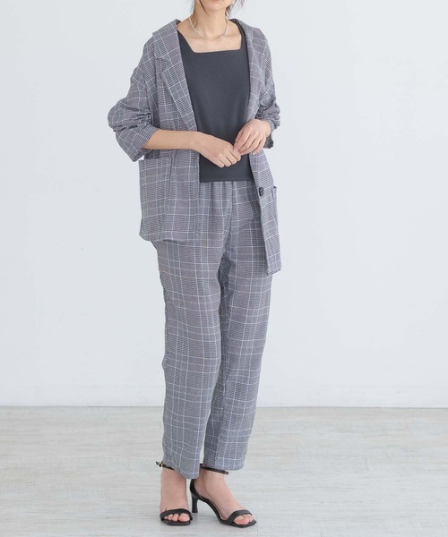 and it_（アンドイット）の「[日本製]凄く透けない大人カワイイスクエアネックタンク（タンクトップ・レディース・チャコール/ベージュ/カーキ系/ロイヤルブルー/ブルー系/パープル/ラベンダー/ライトグレー/キャメル/オフホワイト/クリーム/ブラック/チョコ/ブラウン系/カーキ/ブルーグリーン・FREE）」の21枚目の写真