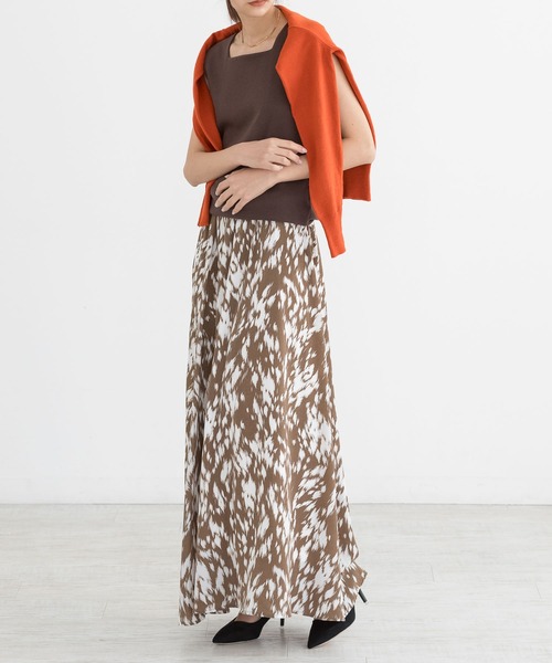 and it_（アンドイット）の「[日本製]凄く透けない大人カワイイスクエアネックタンク（タンクトップ・レディース・チャコール/ベージュ/カーキ系/ロイヤルブルー/ブルー系/パープル/ラベンダー/ライトグレー/キャメル/オフホワイト/クリーム/ブラック/チョコ/ブラウン系/カーキ/ブルーグリーン・FREE）」の22枚目の写真