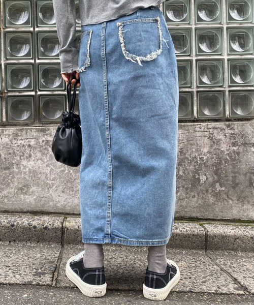 mebole(メボレ)の「slitデニムロングスカート(デニムスカート・レディース・ブルー・MEDIUM/LARGE)」の14枚目の写真