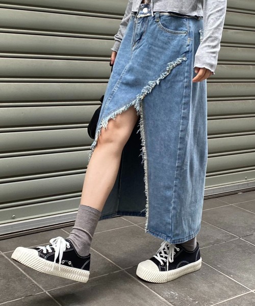 mebole(メボレ)の「slitデニムロングスカート(デニムスカート・レディース・ブルー・MEDIUM/LARGE)」の3枚目の写真