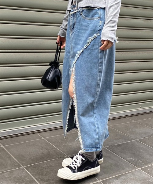 mebole(メボレ)の「slitデニムロングスカート(デニムスカート・レディース・ブルー・MEDIUM/LARGE)」の12枚目の写真