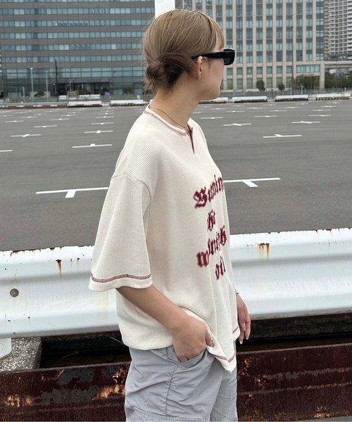 sedacle（セダクル）の「ステッチキーネックワッフルTシャツ（Tシャツ/カットソー・メンズ・マスタード/レッド/アイボリー/チャコールグレー/グレー・SMALL/MEDIUM/LARGE）」の7枚目の写真