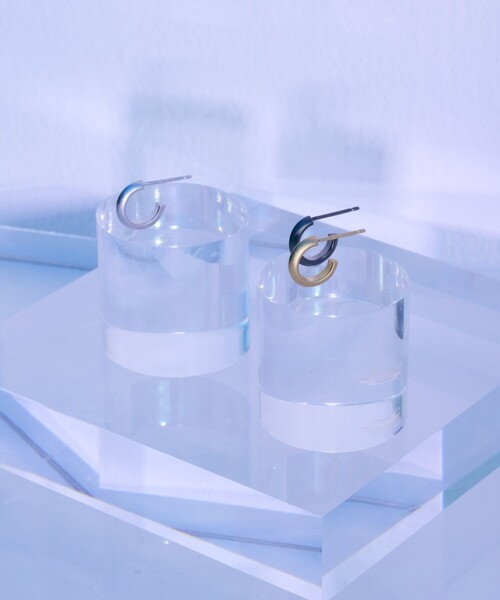 and cloud(アンドクラウド)の「Spine Hoop Pierce/Single(ピアス(片耳用)・レディース・ブラック/シルバー/イエローゴールド・FREE)」の2枚目の写真