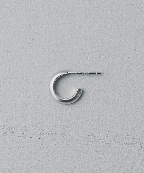 and cloud(アンドクラウド)の「Spine Hoop Pierce/Single(ピアス(片耳用)・レディース・ブラック/シルバー/イエローゴールド・FREE)」の4枚目の写真