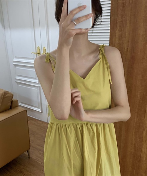 Doula Doula(ドゥーラドゥーラ)の「ティアードギャザーキャミワンピース(ワンピース・レディース・グレー/ブラック/イエロー・FREE)」の22枚目の写真