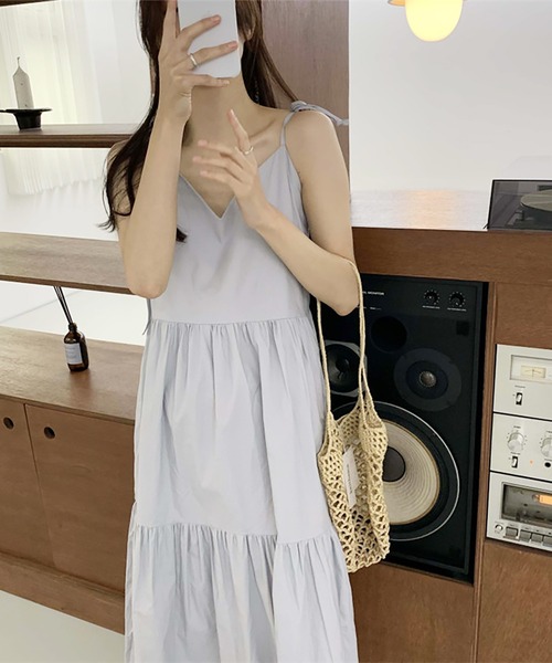 Doula Doula(ドゥーラドゥーラ)の「ティアードギャザーキャミワンピース(ワンピース・レディース・グレー/ブラック/イエロー・FREE)」の15枚目の写真