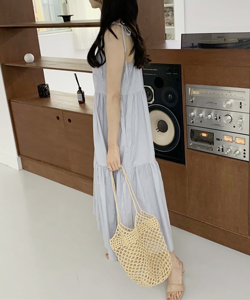 Doula Doula(ドゥーラドゥーラ)の「ティアードギャザーキャミワンピース(ワンピース・レディース・グレー/ブラック/イエロー・FREE)」の12枚目の写真