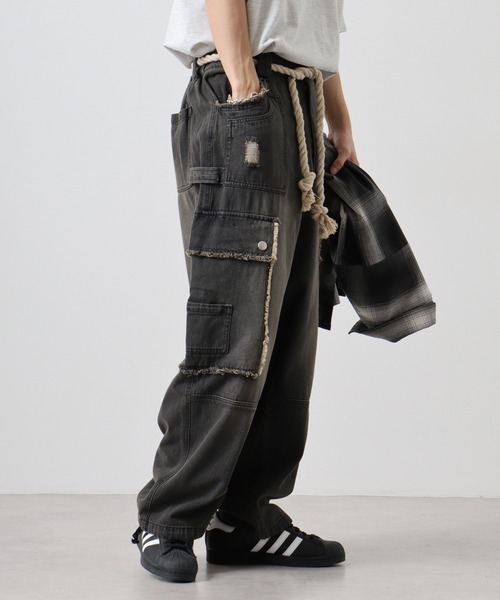 RE730(アールイーセブンサーティー)の「RE730 デニムカーゴパンツ(カーゴパンツ・メンズ・ブラック/ブルー・M/L/XL)」の5枚目の写真