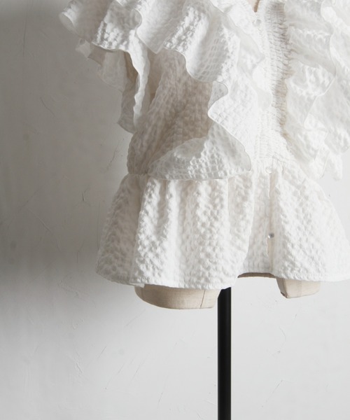 tocco closet（トッコ　クローゼット）の「【ZOZO限定】シャーリングフリルペプラムブラウス（シャツ/ブラウス・レディース・ピンク/ブラック/オフホワイト・M）」の5枚目の写真