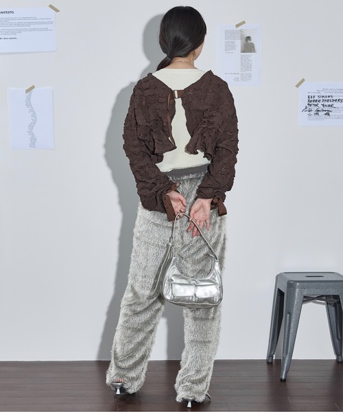 THE YOn(ザヨン)の「ダブルポケットワンハンドルメタリックショルダーバッグ(ショルダーバッグ・レディース・ベージュ/ブラック/シルバー・FREE)」の11枚目の写真