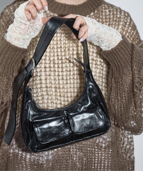 THE YOn(ザヨン)の「ダブルポケットワンハンドルメタリックショルダーバッグ(ショルダーバッグ・レディース・ベージュ/ブラック/シルバー・FREE)」の17枚目の写真