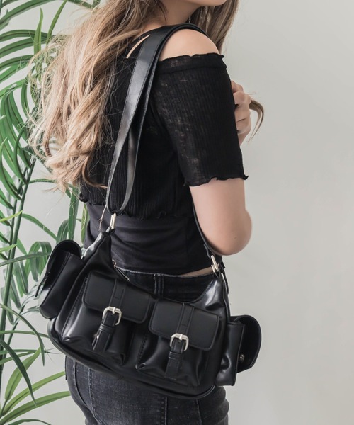 WEGO(ウィゴー)の「WEGO/金具デザインポケットショルダー(ショルダーバッグ・レディース・ブラック/ブラック系その他/グレー/レッド/ブルー系1/ブラウン・FREE)」の8枚目の写真