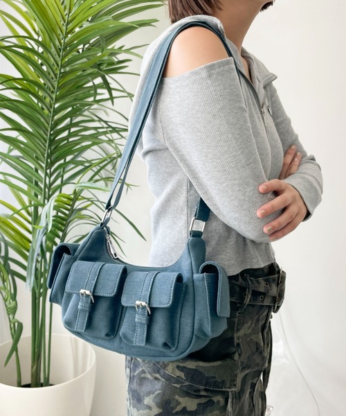 WEGO(ウィゴー)の「WEGO/金具デザインポケットショルダー(ショルダーバッグ・レディース・ブラック/ブラック系その他/グレー/レッド/ブルー系1/ブラウン・FREE)」の13枚目の写真