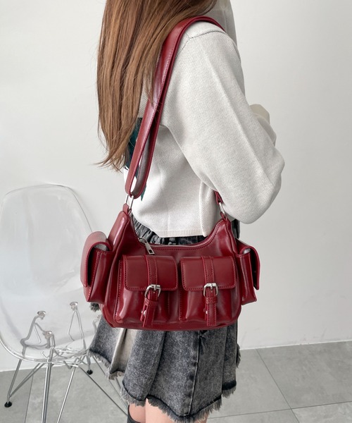 WEGO(ウィゴー)の「WEGO/金具デザインポケットショルダー(ショルダーバッグ・レディース・ブラック/ブラック系その他/グレー/レッド/ブルー系1/ブラウン・FREE)」の16枚目の写真