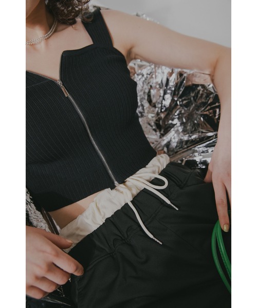 Solace（ソレイス）の「ダブルウエストストレートパンツ（スラックス・レディース・ブラック・FREE）」の4枚目の写真