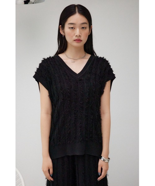 AZUL by moussy(アズールバイマウジー)の「シアーフリンジニットベスト(ベスト・レディース・アイボリー/ブラック/グレー・FREE)」の10枚目の写真