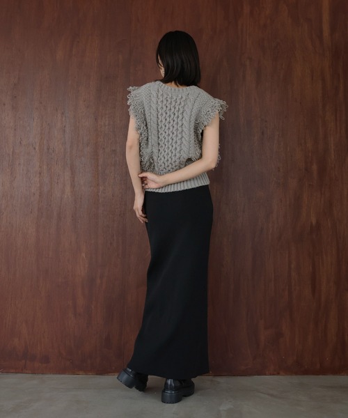 hellam（へラム）の「編地切り替えフリンジニットベスト（ベスト・レディース・アイボリー/ブラック/杢グレー・FREE）」の18枚目の写真