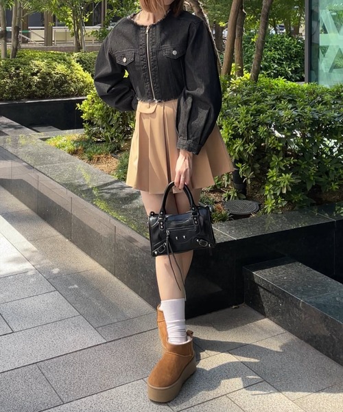 clear（クリア）の「フリンジデニムジャケット [ヴィンテージライク スタイルアップ]≪再入荷≫（デニムジャケット・レディース・インディゴブルー/ブラック・F）」の7枚目の写真