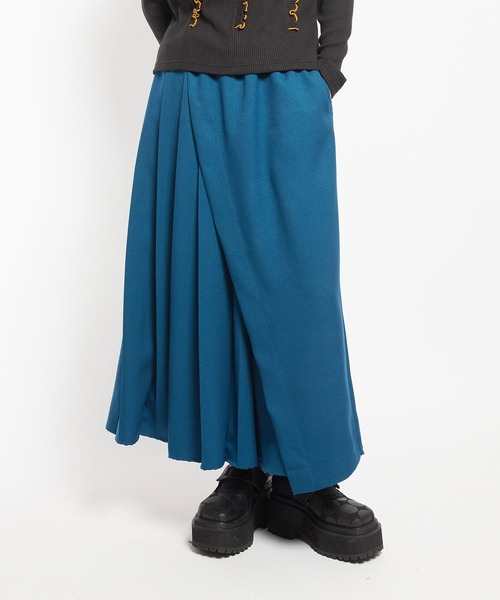 gomme（ゴム）の「ウォームＰツイル　Ｒタックパンツ（その他パンツ・レディース・ブラック/ブルー・MEDIUM）」の2枚目の写真