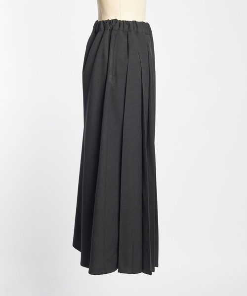 gomme（ゴム）の「ウォームＰツイル　Ｒタックパンツ（その他パンツ・レディース・ブラック/ブルー・MEDIUM）」の13枚目の写真