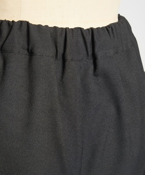 gomme（ゴム）の「ウォームＰツイル　Ｒタックパンツ（その他パンツ・レディース・ブラック/ブルー・MEDIUM）」の19枚目の写真