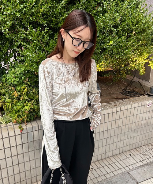 ISOOK(アイスー)の「【ISOOK / アイスー】前後2wayベロアトップス / クラッシュベロア ロングスリーブ ZOZOTOWN限定(Tシャツ/カットソー・レディース・ブラック/ベージュ・FREE)」の6枚目の写真