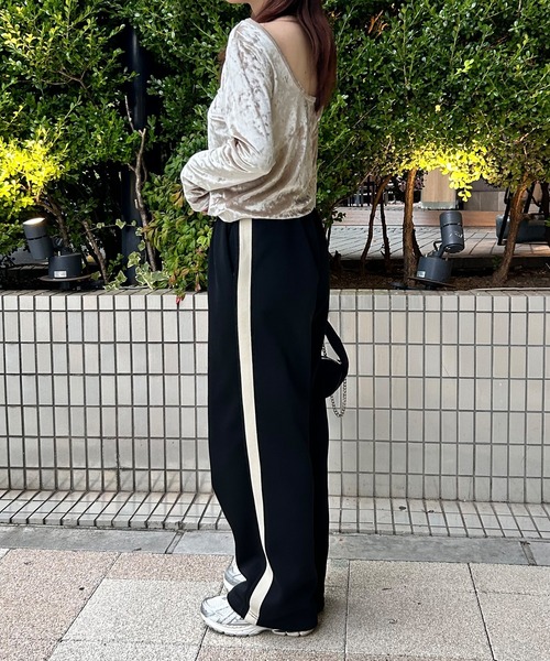 ISOOK(アイスー)の「【ISOOK / アイスー】前後2wayベロアトップス / クラッシュベロア ロングスリーブ ZOZOTOWN限定(Tシャツ/カットソー・レディース・ブラック/ベージュ・FREE)」の17枚目の写真