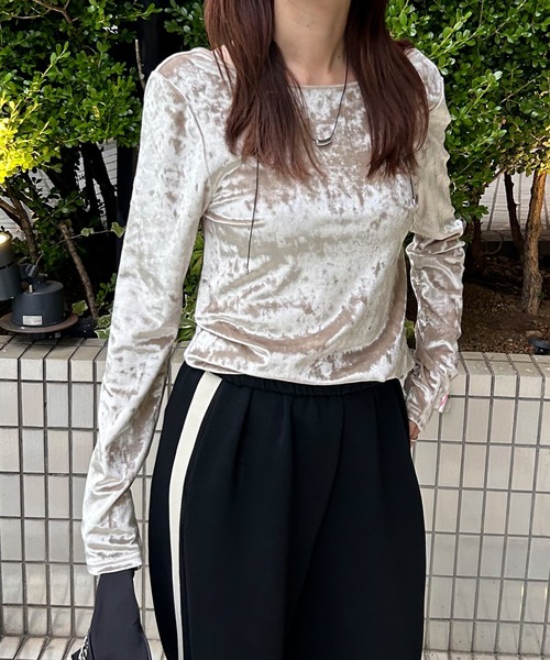 ISOOK(アイスー)の「【ISOOK / アイスー】前後2wayベロアトップス / クラッシュベロア ロングスリーブ ZOZOTOWN限定(Tシャツ/カットソー・レディース・ブラック/ベージュ・FREE)」の7枚目の写真