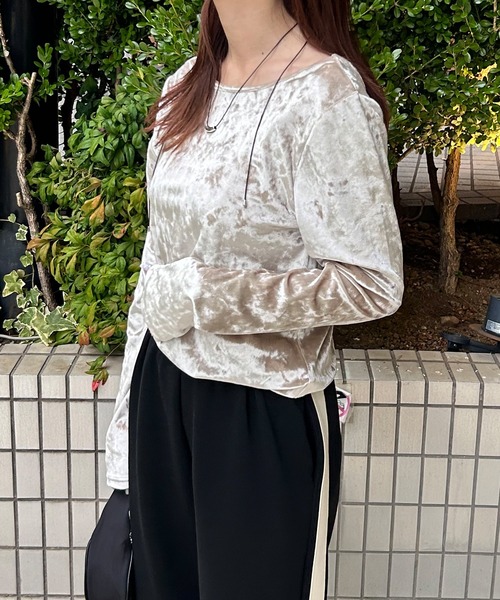 ISOOK(アイスー)の「【ISOOK / アイスー】前後2wayベロアトップス / クラッシュベロア ロングスリーブ ZOZOTOWN限定(Tシャツ/カットソー・レディース・ブラック/ベージュ・FREE)」の4枚目の写真