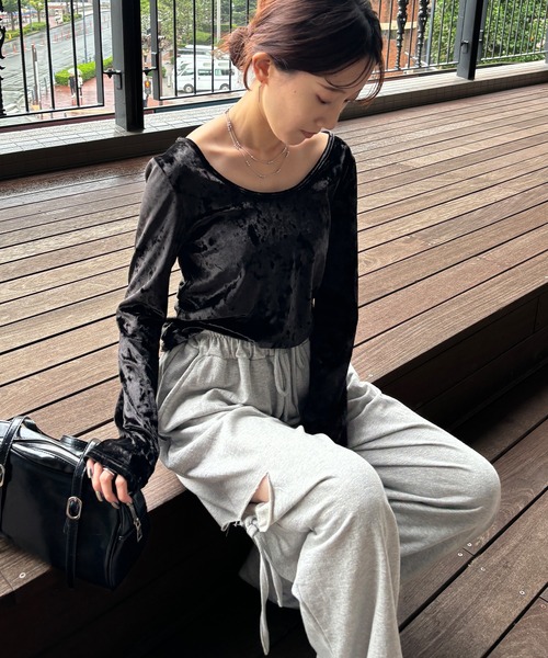 ISOOK(アイスー)の「【ISOOK / アイスー】前後2wayベロアトップス / クラッシュベロア ロングスリーブ ZOZOTOWN限定(Tシャツ/カットソー・レディース・ブラック/ベージュ・FREE)」の12枚目の写真