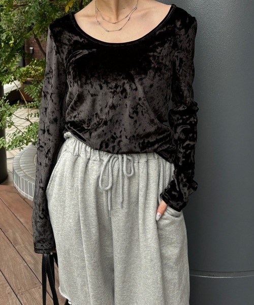 ISOOK(アイスー)の「【ISOOK / アイスー】前後2wayベロアトップス / クラッシュベロア ロングスリーブ ZOZOTOWN限定(Tシャツ/カットソー・レディース・ブラック/ベージュ・FREE)」の19枚目の写真