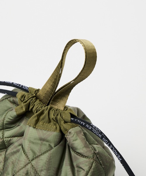 PENDLETON(ペンドルトン)の「【 PENDLETON / ペンドルトン 】キルティング ドローバック 巾着バック QT DRAWBAG(ハンドバッグ・レディース・オリーブドラブ/ブラック・FREE)」の12枚目の写真