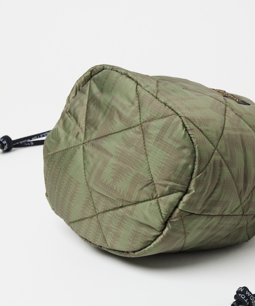 PENDLETON(ペンドルトン)の「【 PENDLETON / ペンドルトン 】キルティング ドローバック 巾着バック QT DRAWBAG(ハンドバッグ・レディース・オリーブドラブ/ブラック・FREE)」の13枚目の写真