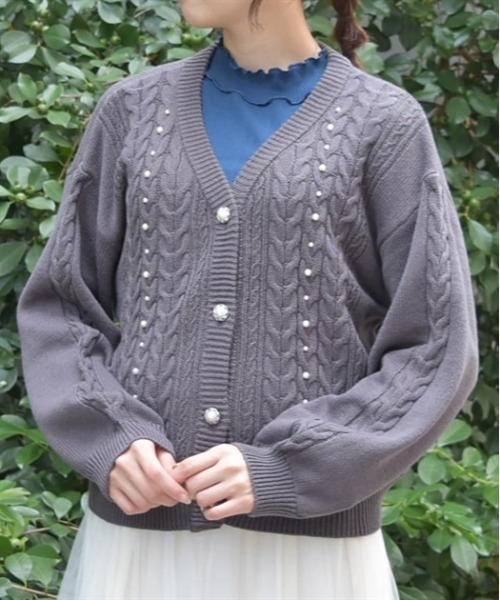 axes femme（アクシーズファム）の「パール×ケーブルニットカーデ（カーディガン/ボレロ・レディース・キナリ/チャコール/モカ/ブルーグリーン・FREE）」の3枚目の写真