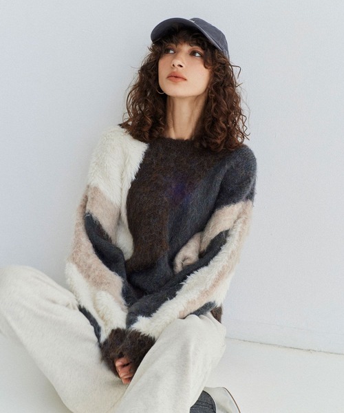 BAYFLOW(ベイフロー)の「ニュアンスパターンニットプルオーバー(ニット/セーター・レディース・モカ/ブラウン/ライトブルー・FREE)」の2枚目の写真