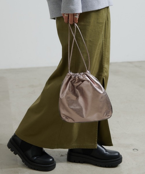 CIAOPANIC TYPY(チャオパニックティピー)の「コードレーンクラッシュメタル巾着BAG(トートバッグ・レディース・レッド/ミント/シルバー/グレイッシュベージュ/ブラック・ONE SIZE)」の1枚目の写真