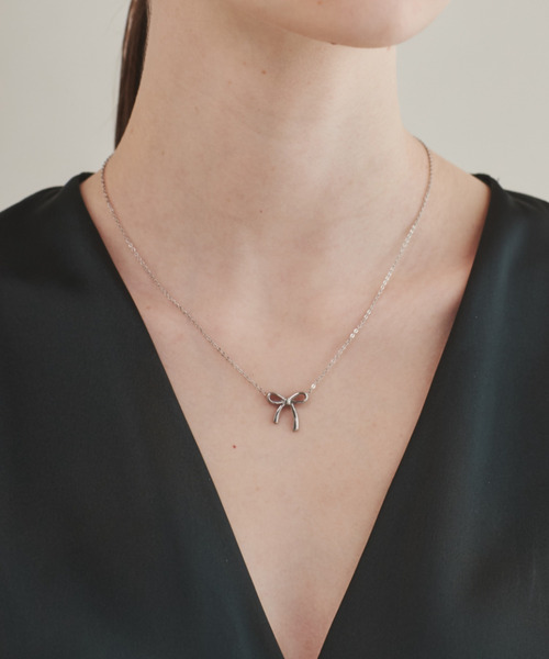 ciite' surgical stainless(シーテサージカルステンレス)の「【 金属アレルギー対応 】 シンプルリボン ネックレス サージカルステンレス(ネックレス・レディース・シルバー/ゴールド/ピンクゴールド・FREE)」の1枚目の写真
