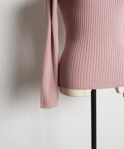 tocco closet（トッコ　クローゼット）の「【ZOZO限定】ヘンリーネックハートボタンリブニット（ニット/セーター・レディース・アイボリー/ブラック/ネイビー/ピンク/レッド・M）」の16枚目の写真